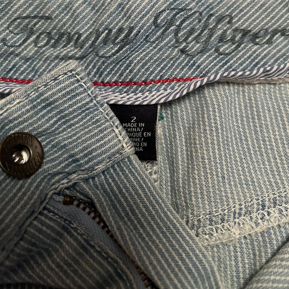 Tommy Hilfiger/women’s skirt, size 2, blue and white pinstriped - Picture 4 of 4